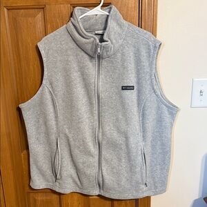Columbia Light Gray Fleece Vest